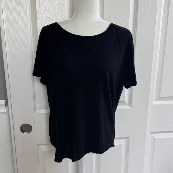 H&M Tops - H&M Black Short Sleeve Women's Tee - Size  Medium